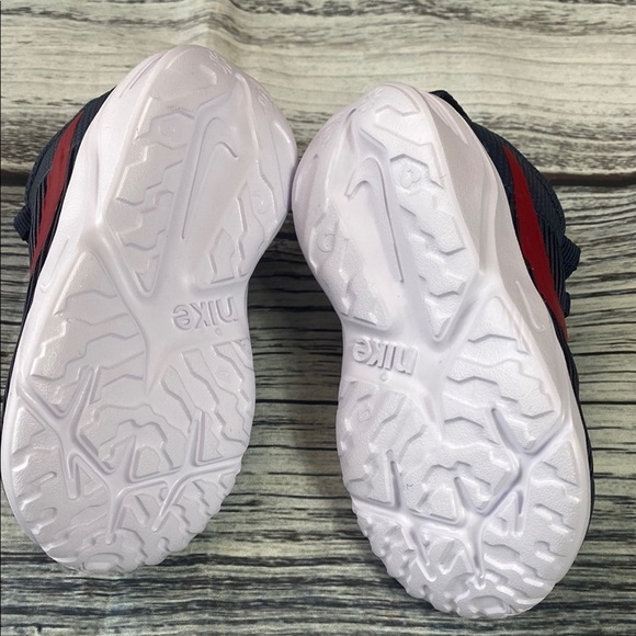 Nike Star Runner 4 NN TD Kids Sneakers | Size 7C | Black & Red - Picture 3 of 11